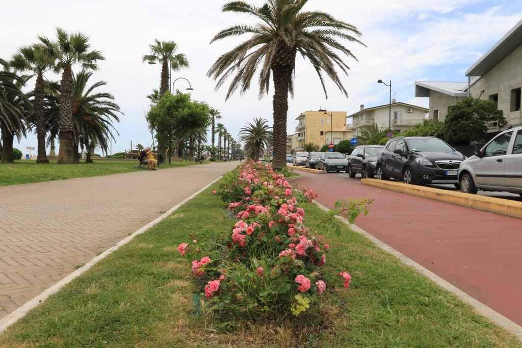Casavacanze Castelli Di Sabbia Порто-Сант'Эльпидио Экстерьер фото